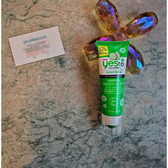 Yes To Cucumbers Cooling Moisturizer for Sensitive Skin 1.7 fl oz - Picture 2 of 4